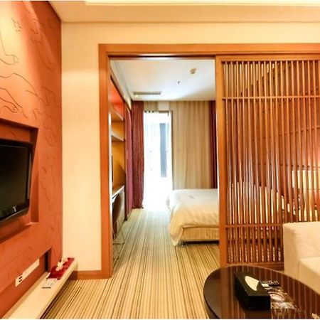Starway Hotel Silver Zhuhai Exteriör bild
